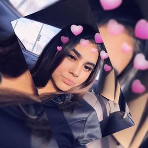 Meet your Posher, Carmelita